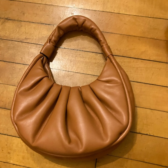 Super cute circular bag with detachable shoulder/body strap - Picture 3 of 6